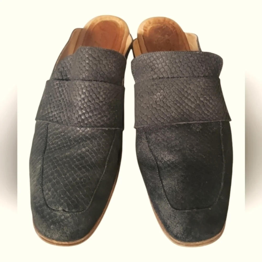 Free People At Ease Snakeskin Embossed Suede Leather Black Slip on Mules Sz 40